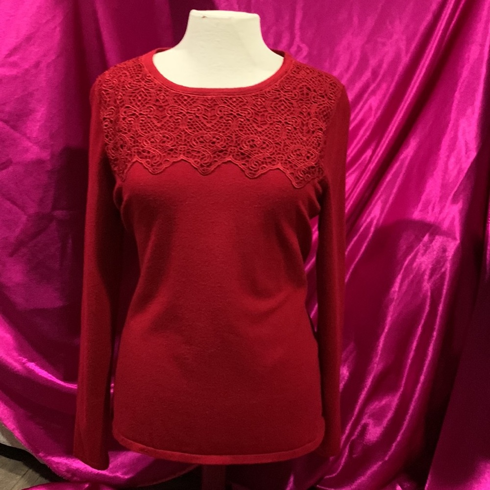 Buffalo size L sweater. 100% cotton. Super soft. Very warm! Fitted.Light - Picture 4 of 4